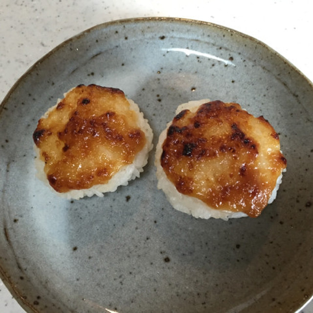 味噌マヨネーズの焼きおにぎり トースター レシピ 作り方 By Meeco クックパッド 簡単おいしいみんなのレシピが358万品
