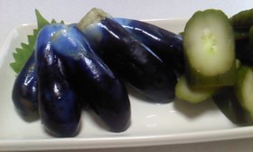 紫色の夏の宝石! びんで漬けるナスの漬物