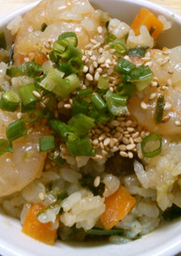 簡単♪海老と野菜の 中華風 炊き込みご飯