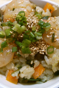 簡単♪海老と野菜の 中華風 炊き込みご飯