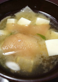 庄内麩と豆腐の味噌汁