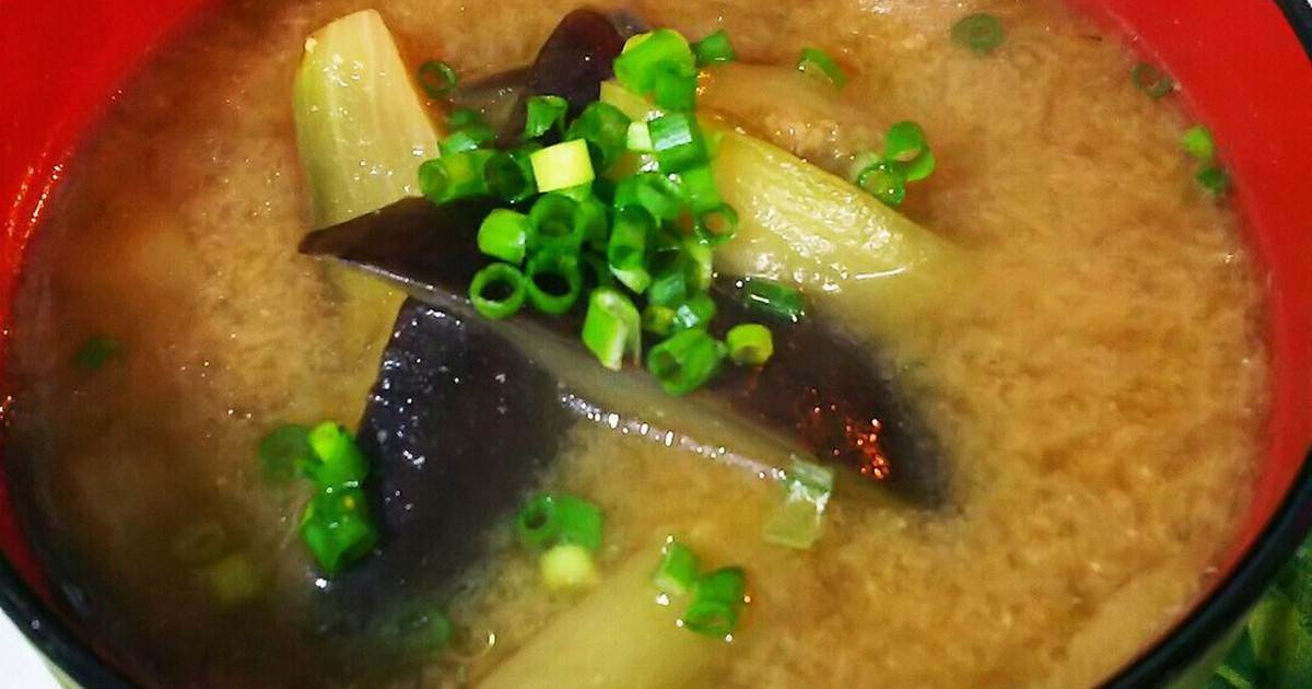 旨い ごま油で炒める 茄子のお味噌汁 レシピ 作り方 By 陽翔のばあば クックパッド 簡単おいしいみんなのレシピが352万品