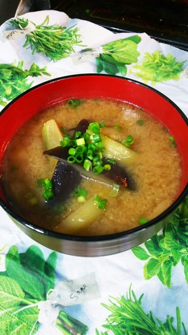 旨い!ごま油で炒める✨茄子のお味噌汁