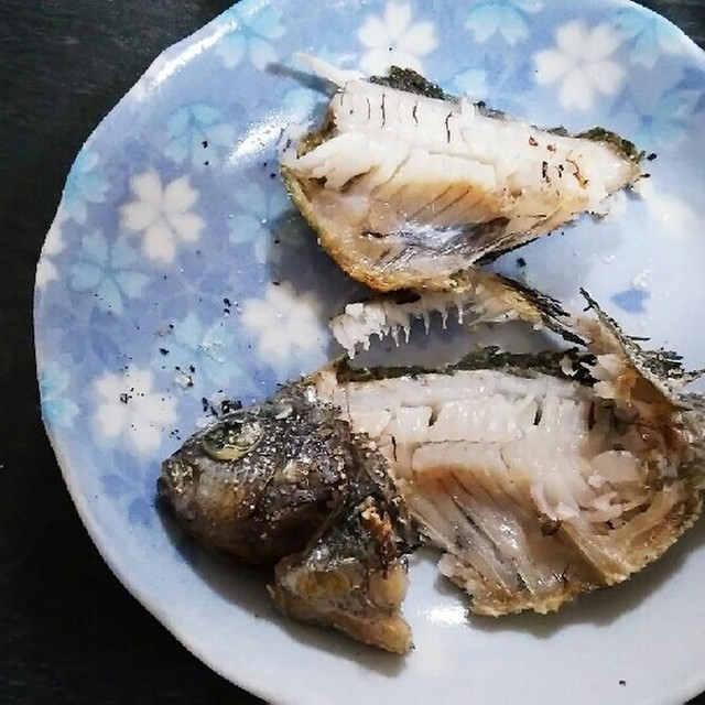小さなスズメダイの塩焼き レシピ 作り方 By ちこちこｲﾁｺﾞ クックパッド 簡単おいしいみんなのレシピが356万品