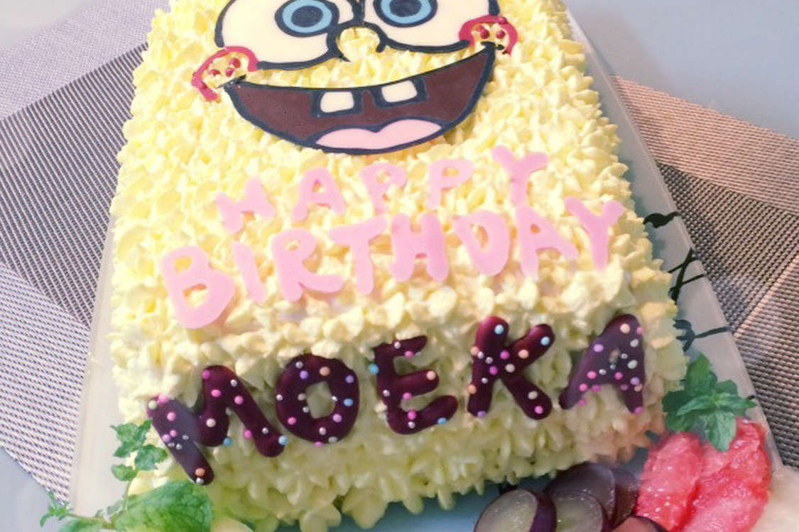 スポンジボブ 誕生日ケーキ レシピ 作り方 By Coco3945 クックパッド 簡単おいしいみんなのレシピが379万品