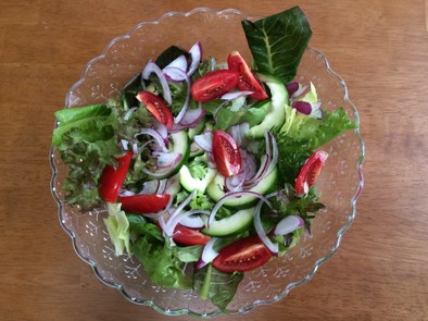マローの生野菜サラダの写真