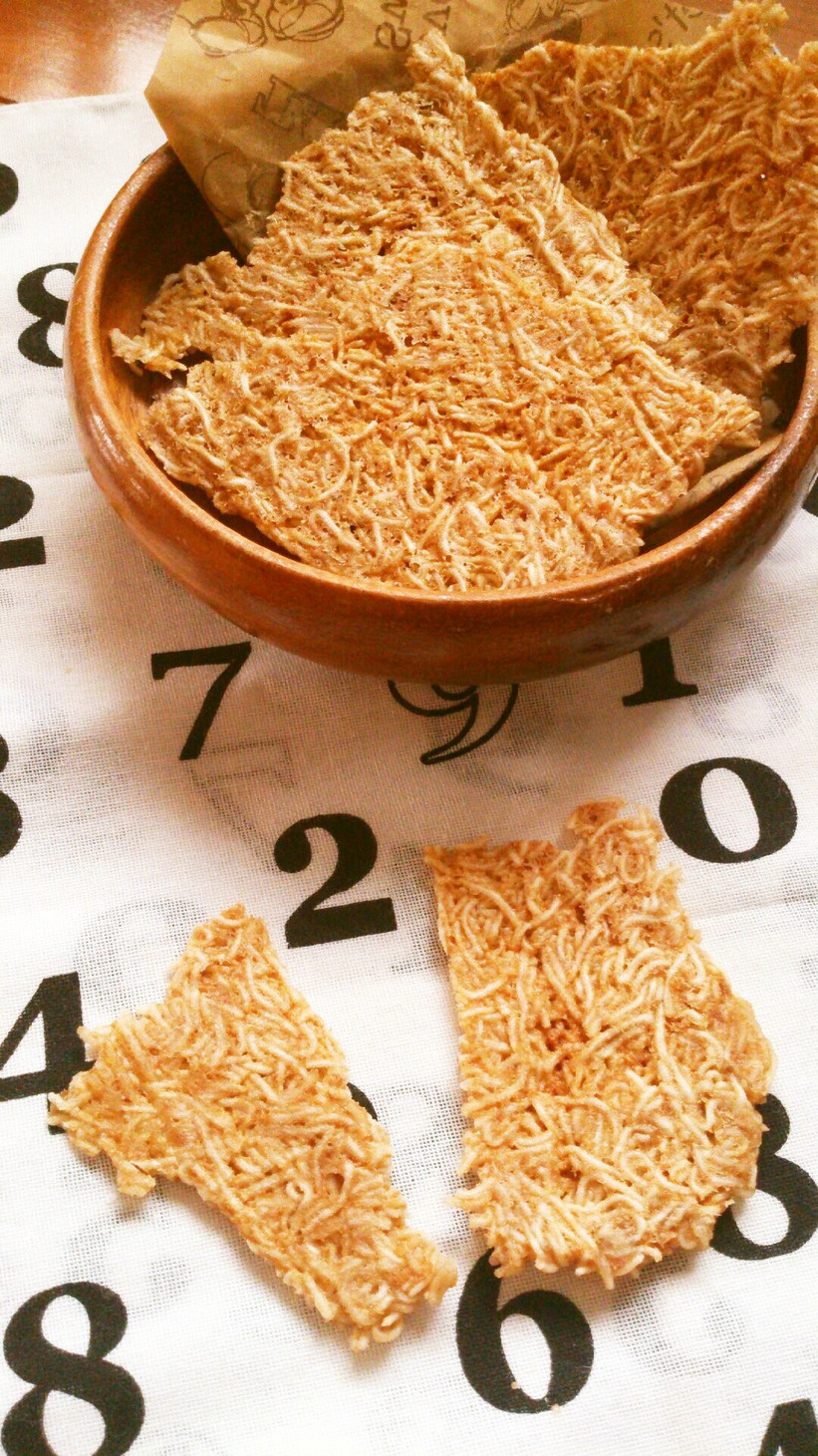 レンジで簡単☆余った素麺でパリパリ煎餅。の画像