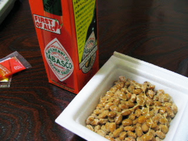 タバスコ納豆ごはん シンプルに1人飯の画像