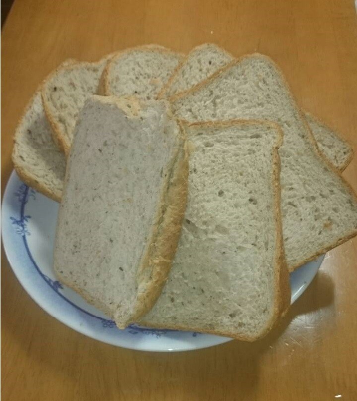 ＨＢ★ごまごま食パンの画像