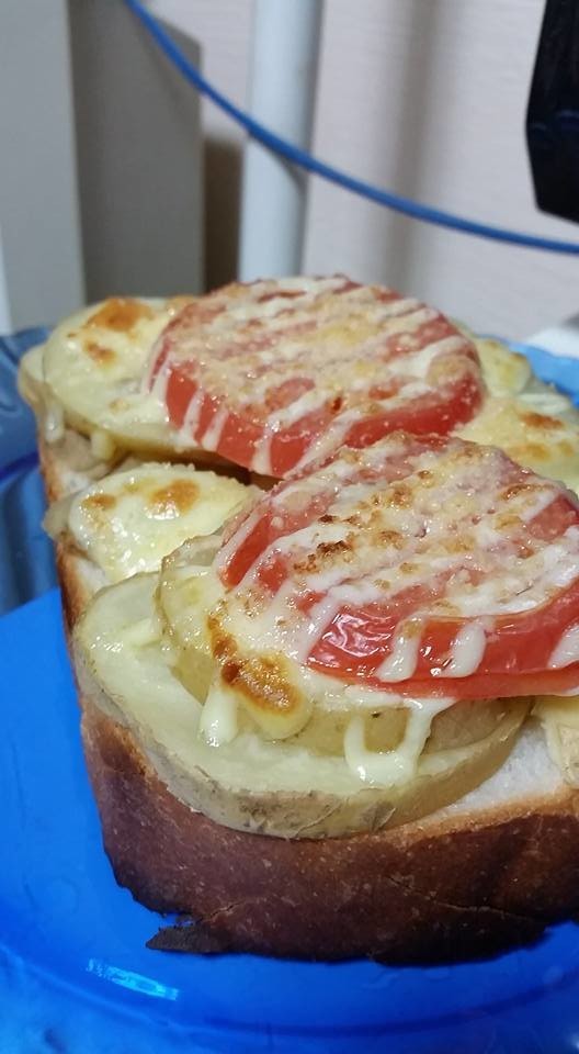極み☆Wチーズのマヨトマポテトースト！！の画像