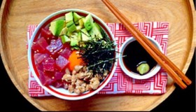 まぐろとアボガドの納豆玄米丼
