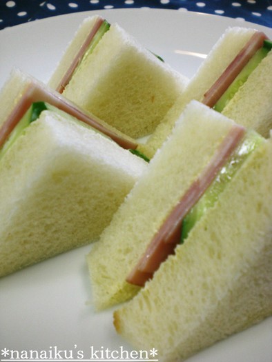喫茶店の味♡ハムときゅうりのサンドイッチの写真