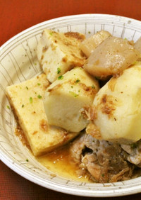 豚肉里芋こんにゃく高野豆腐の秋の煮物
