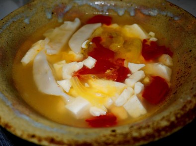 トマトとレタスと豆腐の水餃子の写真