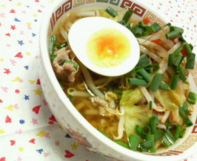 すぐ食べられる☆おうち野菜炒めラーメン♪の写真