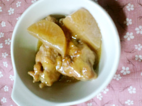 鶏手羽元と大根の煮物