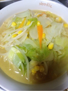 野菜味噌バターラーメンのスープの画像