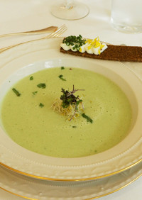 キュウリと山葵の冷製スープ