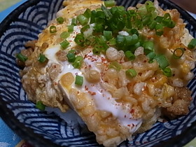 さっと作れる♪豆腐と揚げ玉の丼