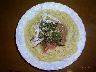 明太子イカ納豆の和風スパゲティー　の写真