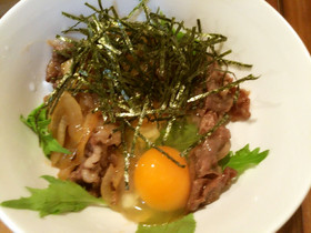 開運クッキング!和牛で!月見焼き牛丼