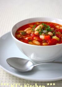 野菜たっぷり★白いんげん豆のトマトスープ