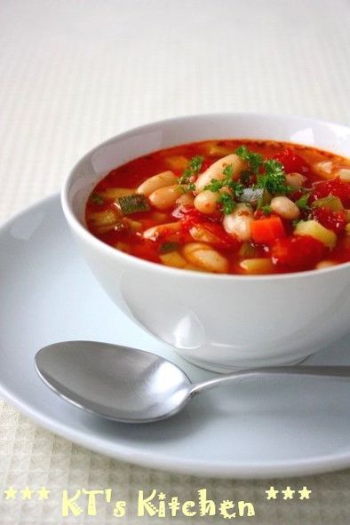野菜たっぷり★白いんげん豆のトマトスープの写真