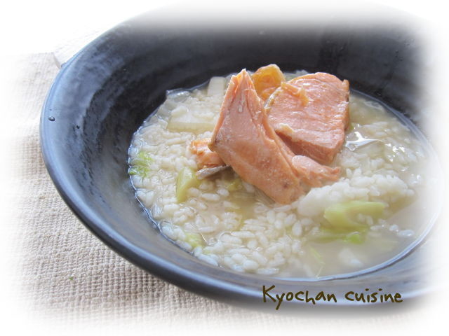 残りご飯で白菜と鮭の簡単雑炊 レシピ 作り方 By きょんちゃん クックパッド 簡単おいしいみんなのレシピが357万品