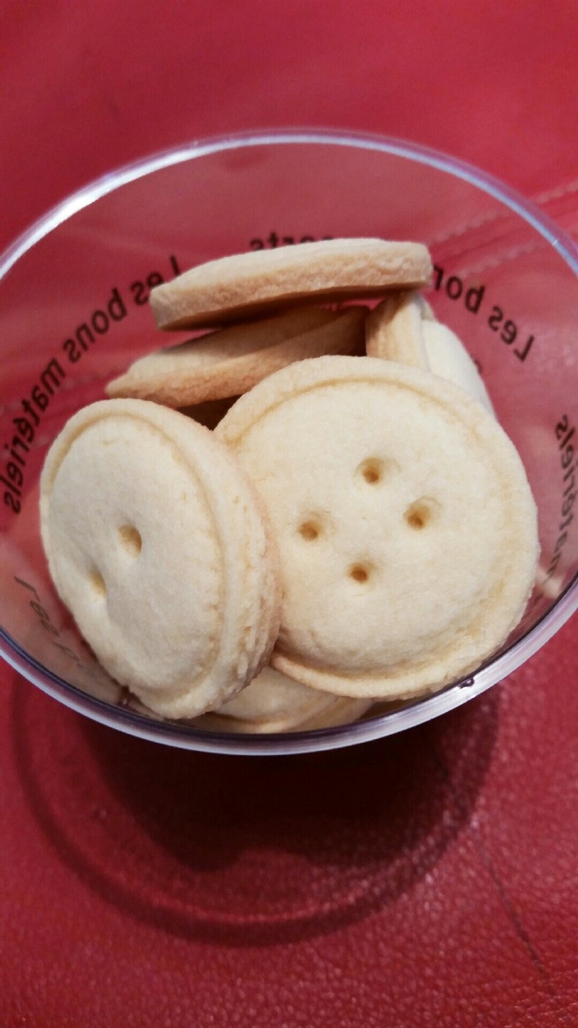 可愛いボタン型簡単クッキー☆の画像