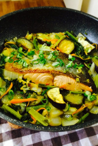 秋鮭と野菜☆フライパン蒸し焼き