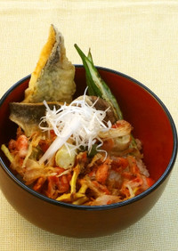 栗原産岩魚と野菜のかき揚げ丼カレー風味