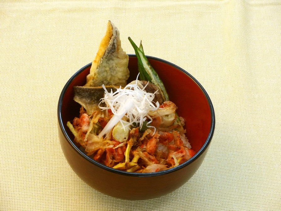 栗原産岩魚と野菜のかき揚げ丼カレー風味の画像