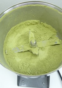 アロエの葉粉末化｜製粉機ハイスピードミル