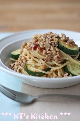 ズッキーニと肉味噌のピリ辛スパゲティ