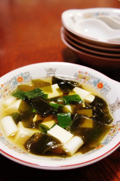 本格的な味☆わかめと豆腐の中華スープの写真