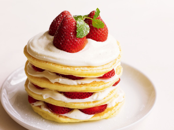 いちごのレイヤーホットケーキ