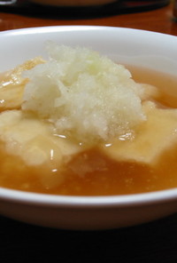生姜の風味と大根おろしで揚げ出し豆腐