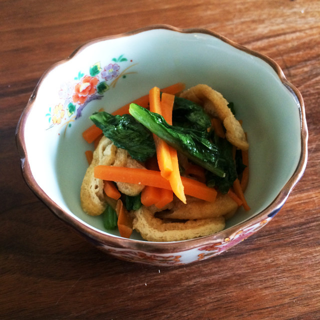 超簡単 小松菜とニンジンと薄揚げの炒め煮 レシピ 作り方 By スキマサチ クックパッド