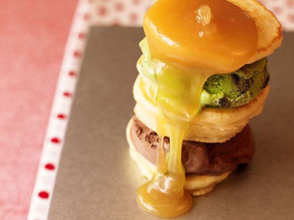アイスクリームサンドイッチホットケーキ