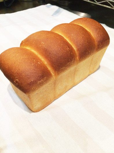 パウンド型でミニ山食パンの写真