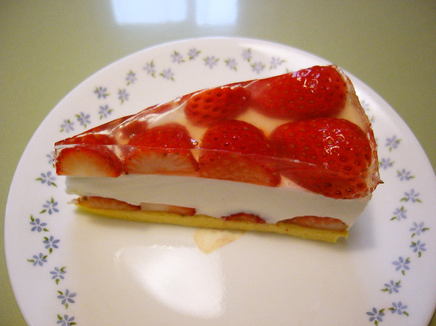 イチゴのヨーグルトケーキの画像