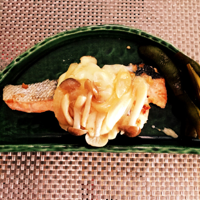 簡単！フライパンで秋鮭の味噌チーズ焼きの画像