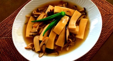 高野豆腐ときのこの中華風含め煮の写真