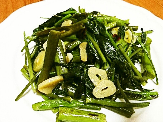 空芯菜のにんにく炒め レシピ 作り方 By うさこのおうち クックパッド 簡単おいしいみんなのレシピが358万品
