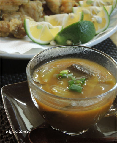野菜を最初にたべよう！和風トマトスープの写真