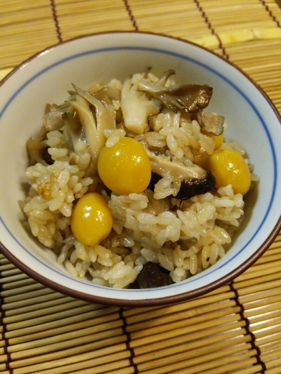 プチッと鍋★舞茸・椎茸・銀杏炊き込みご飯の画像