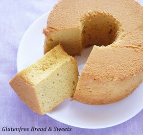 ふわふわにできる!!きなこの米粉シフォン