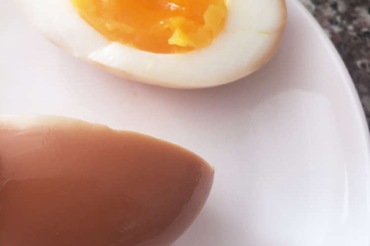 半熟ゆで卵のめんつゆ漬け レシピ 作り方 By Mama飯 クックパッド 簡単おいしいみんなのレシピが352万品