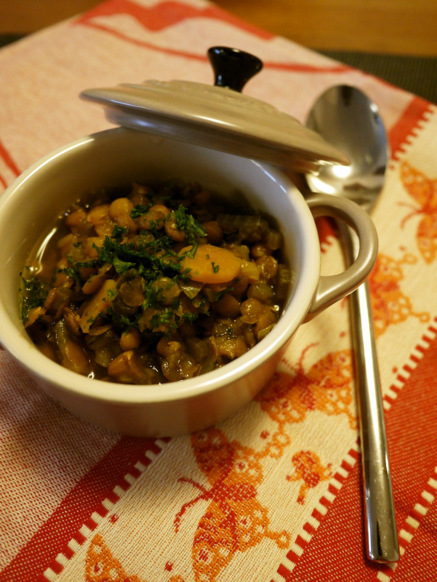 レンズ豆と野菜のスープの画像