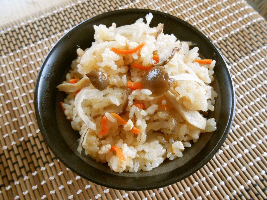 もち米入り炊き込みご飯の画像